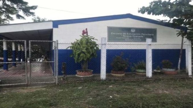 escuela _nue_gra_por